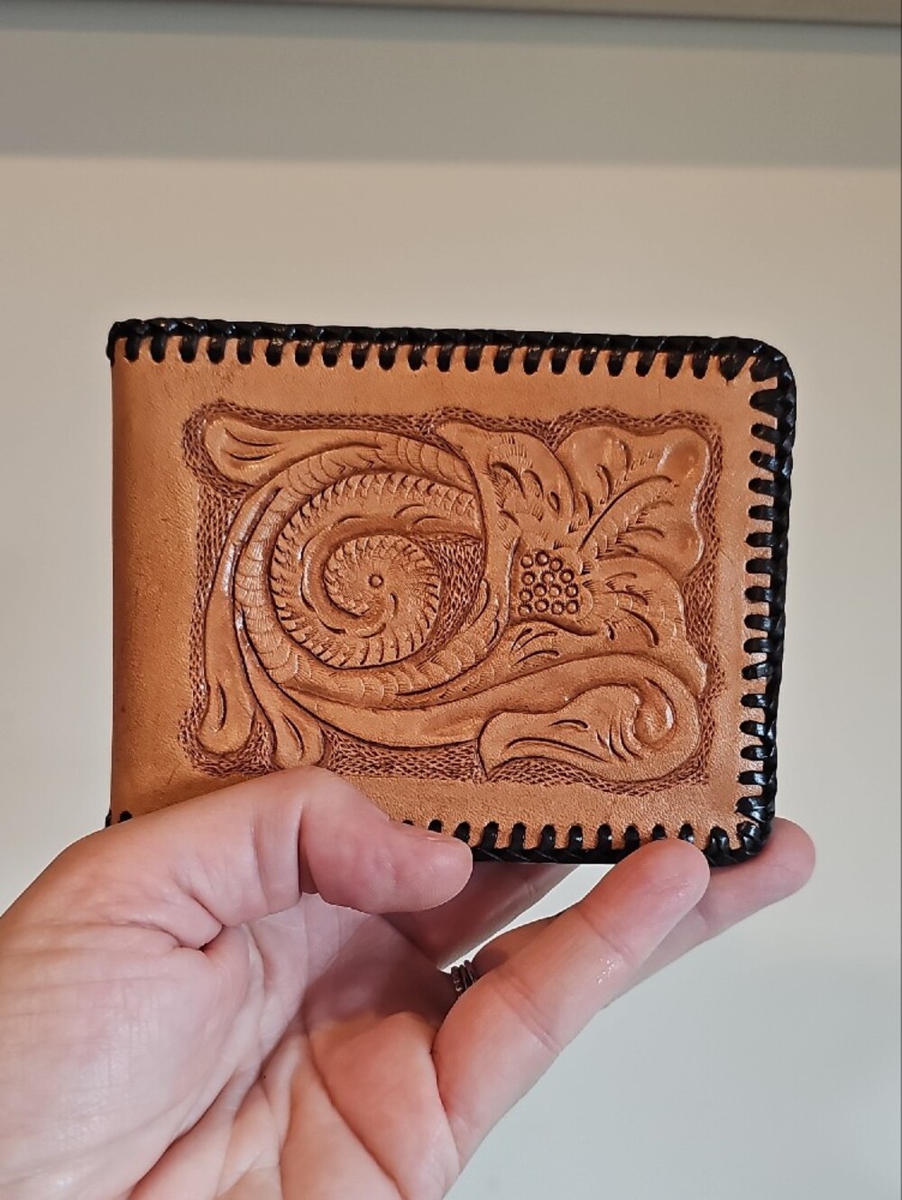 Hand-Tooled Leather Bifold Wallet in Tan with Black Trim - Picture 8 of 8